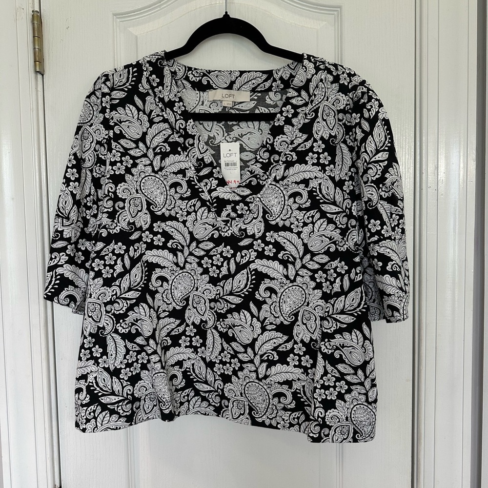 LOFT Black and White Graphic 3/4 Sleeve Blouse